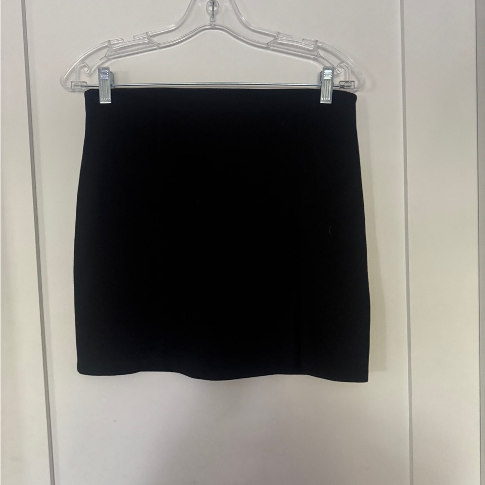 Windsor Elegant Black Pencil Skirt